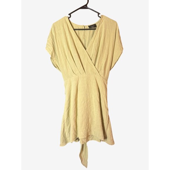 Vici V-Neck Wrap Dress With Tie Waist & Short Sleeves - Picture 4 of 7